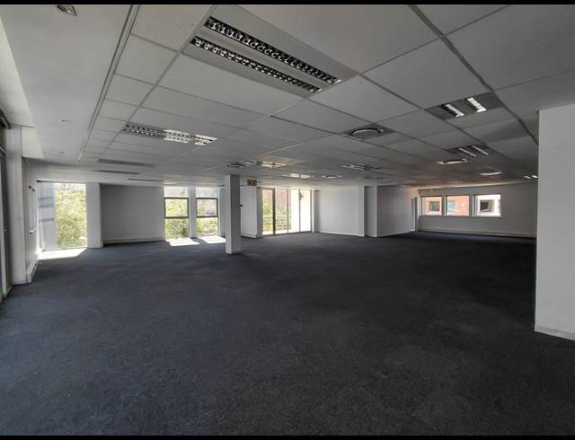 659M² OFFICE TO LET IN BRYANSTON